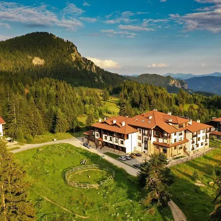 From Sunrise To Sunset At Oak Smolyan Lakes