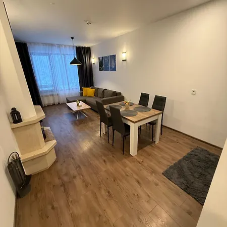 From Sunrise To Sunset At Oak Smolyan Lakes Apartment