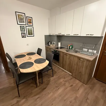 From Sunrise To Sunset At Oak Smolyan Lakes Apartment